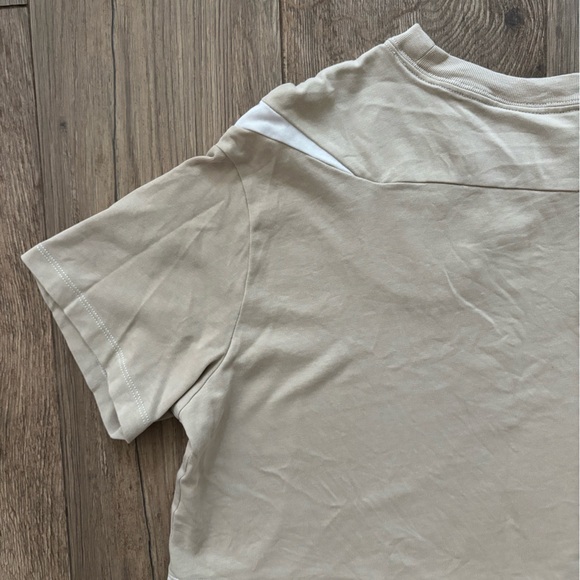 Nike Swish Boxy Tan White Cropped Crop Top Size Medium Women Medium - Picture 7 of 11